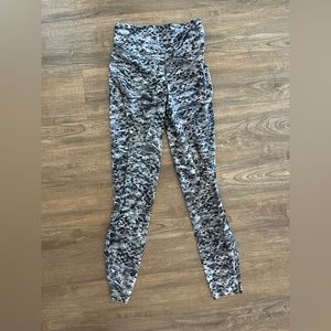 Lululemon Black and White Base Pace High-Running Tight 25”